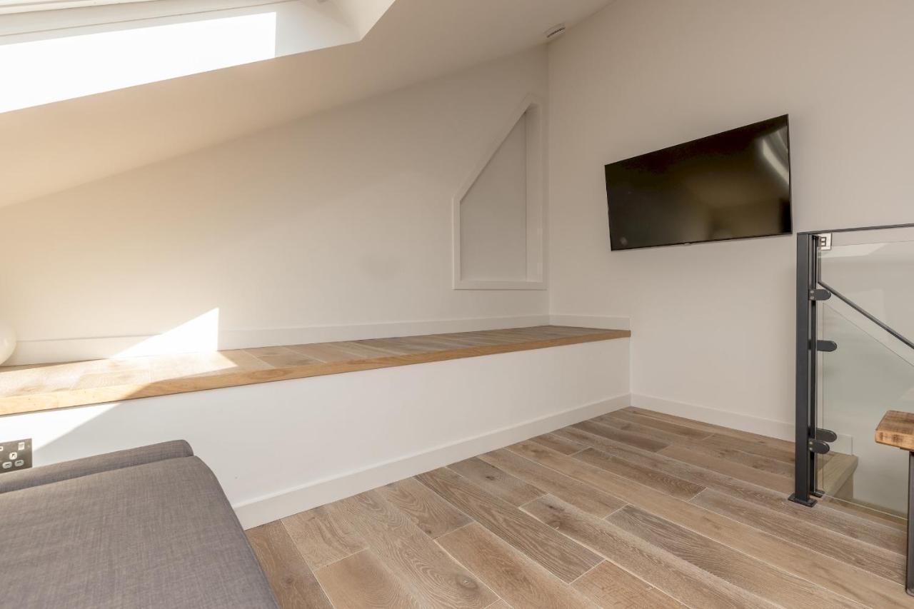 Pass The Keys Stunning 3 Bed Loft Style Apt With Free Parking EDI Kültér fotó