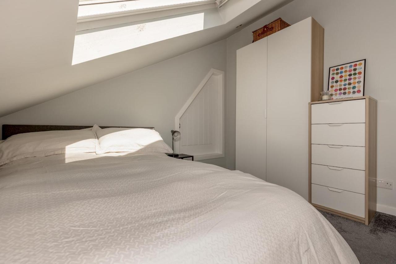 Pass The Keys Stunning 3 Bed Loft Style Apt With Free Parking EDI Kültér fotó