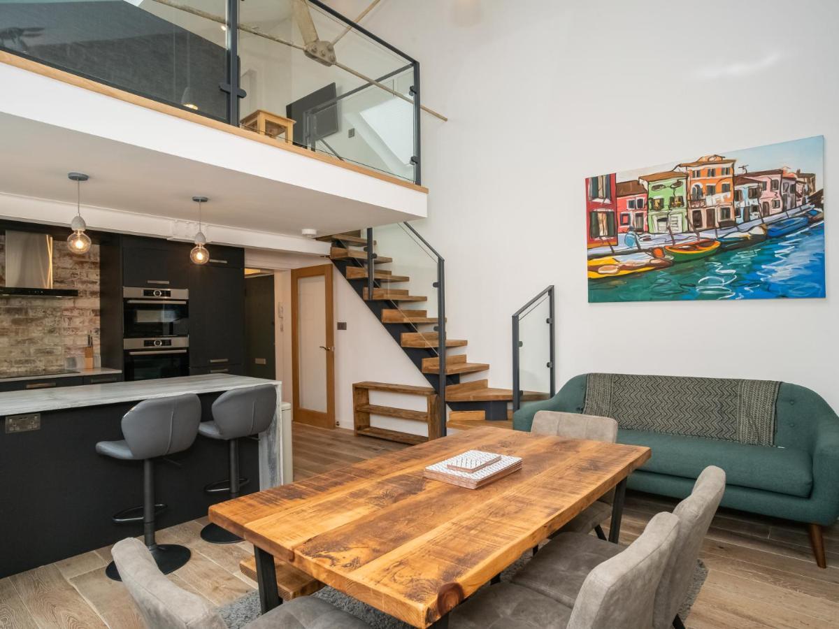 Pass The Keys Stunning 3 Bed Loft Style Apt With Free Parking EDI Kültér fotó