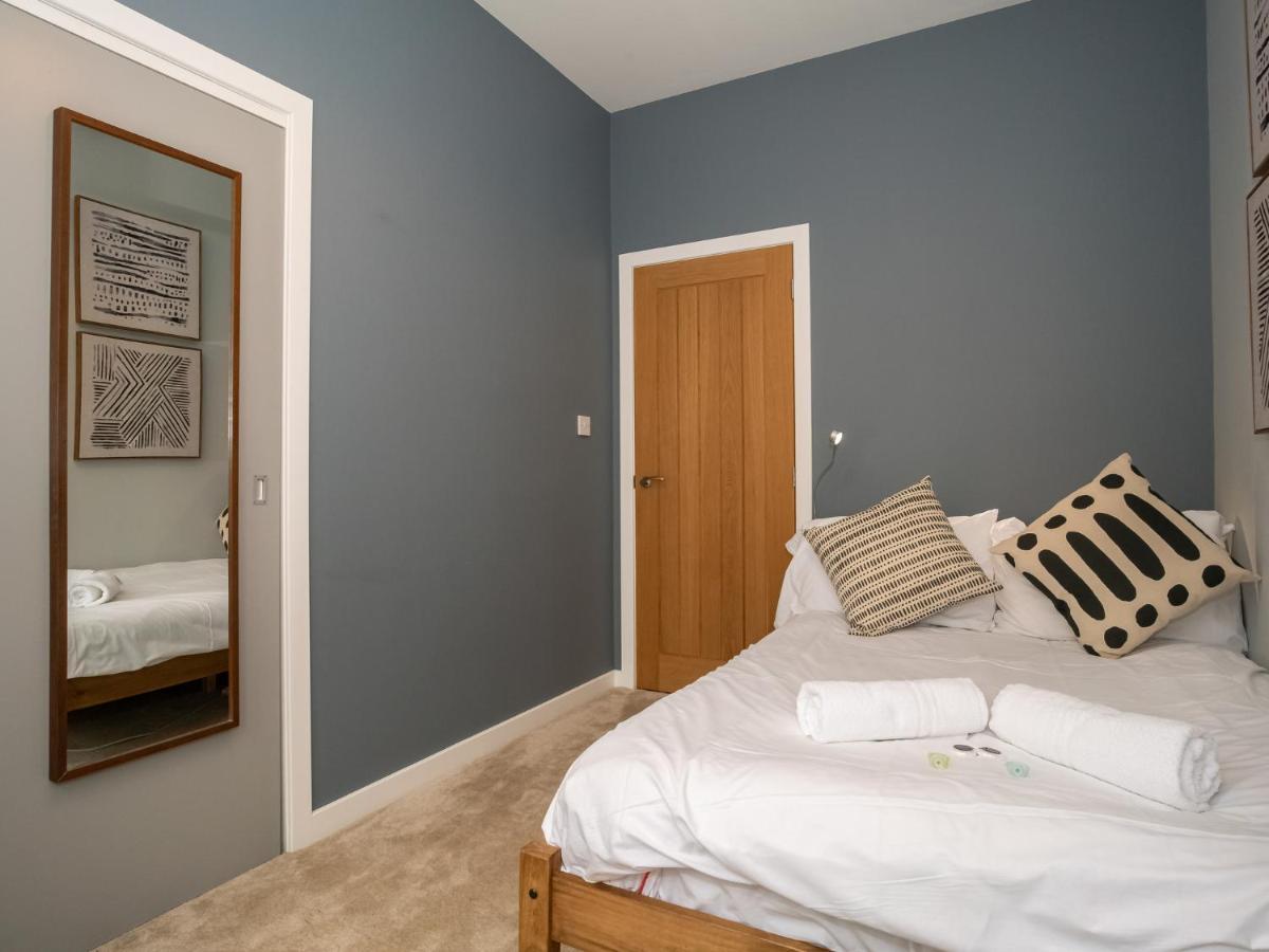Pass The Keys Stunning 3 Bed Loft Style Apt With Free Parking EDI Kültér fotó