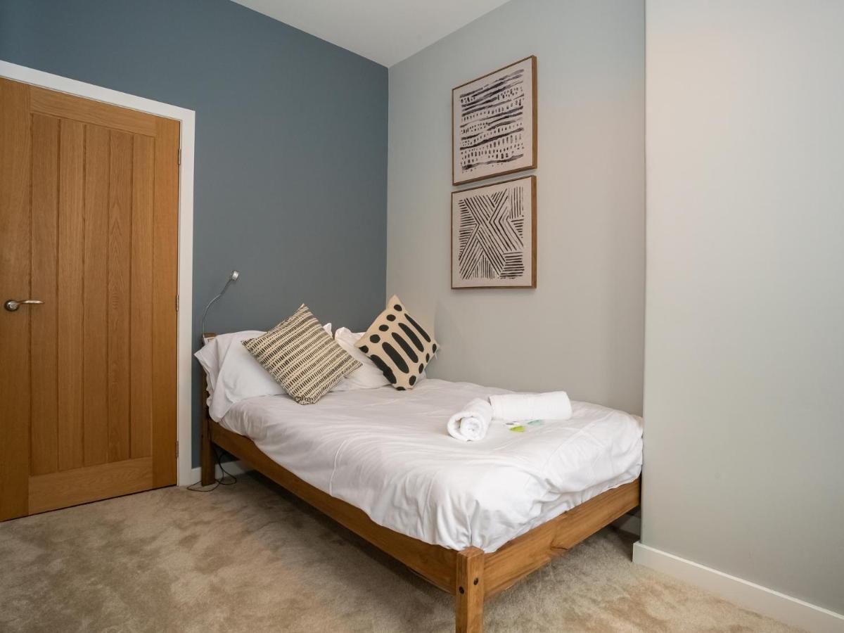 Pass The Keys Stunning 3 Bed Loft Style Apt With Free Parking EDI Kültér fotó