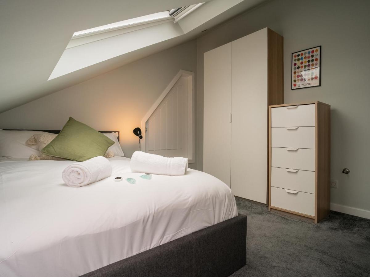Pass The Keys Stunning 3 Bed Loft Style Apt With Free Parking EDI Kültér fotó
