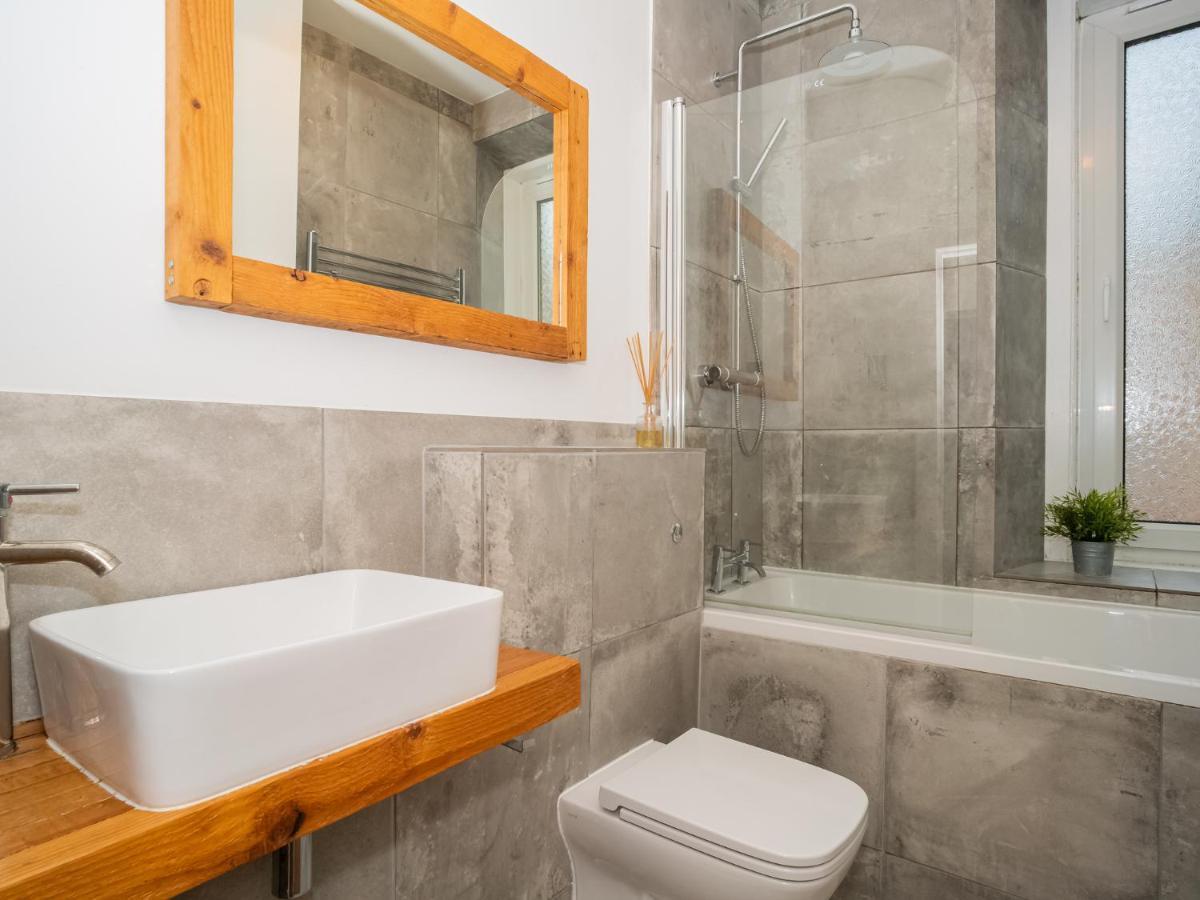 Pass The Keys Stunning 3 Bed Loft Style Apt With Free Parking EDI Kültér fotó