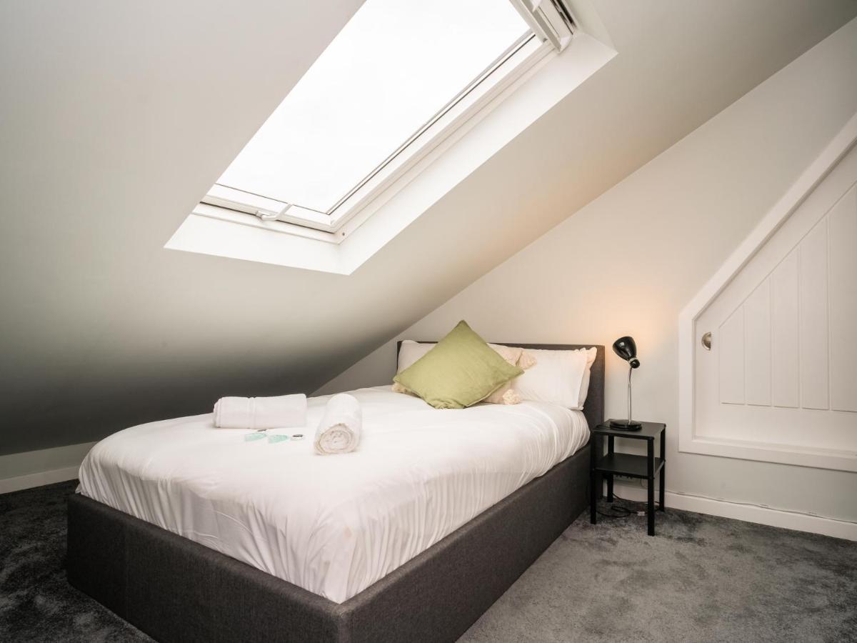 Pass The Keys Stunning 3 Bed Loft Style Apt With Free Parking EDI Kültér fotó